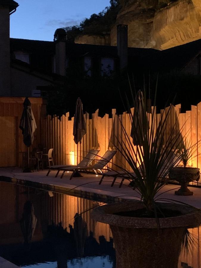 Les Appartements D Artiste De La Villa Du 15 - Restaurant La Maison - Piscine Chauffee Les Eyzies Exterior foto